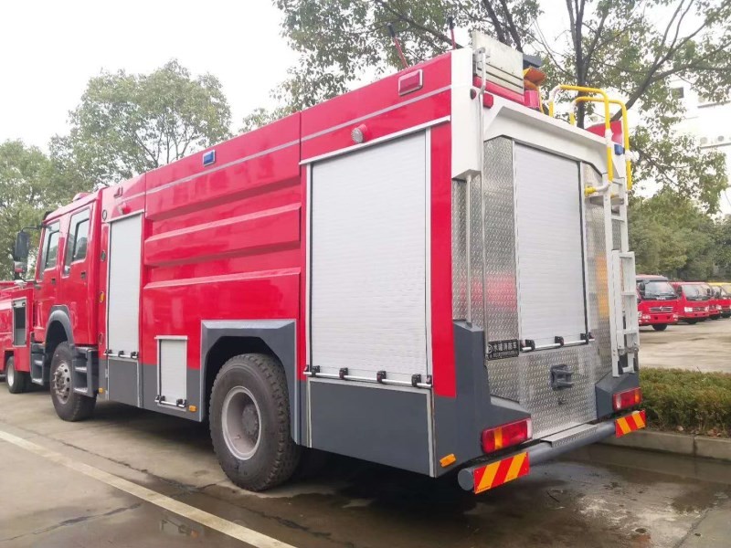 東風后雙橋水罐消防車市場價格