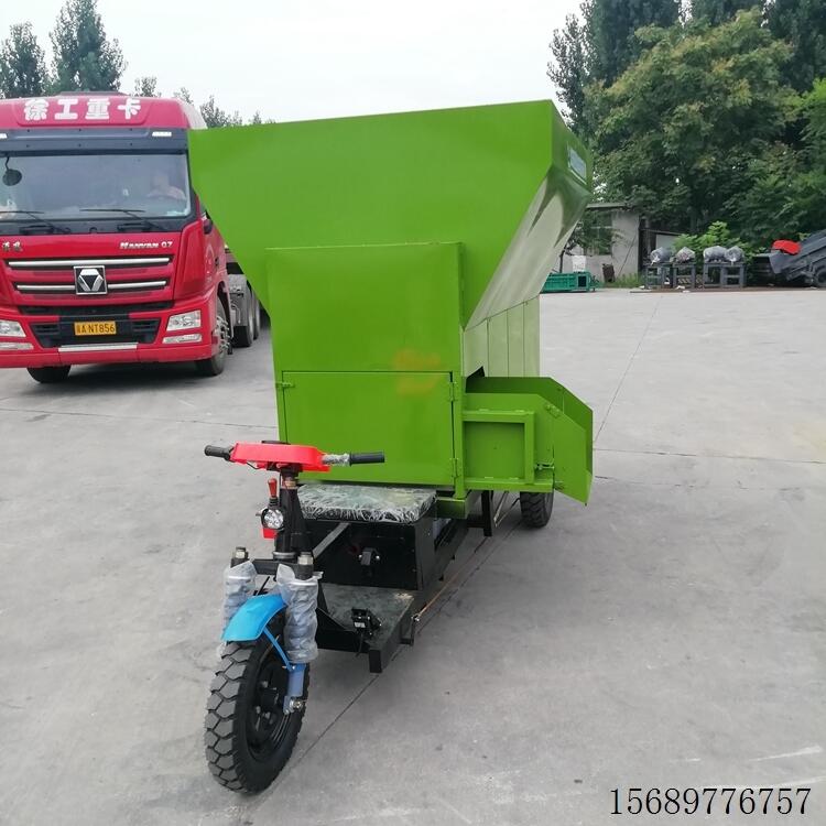 低噪音新能源喂料車 營養(yǎng)均衡飼草撒料車