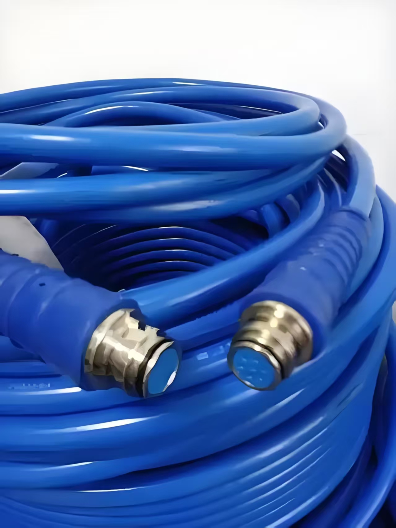 抗拉力電纜MHYBV-7-2X2.5+5X0.75不易老化，經(jīng)久耐用