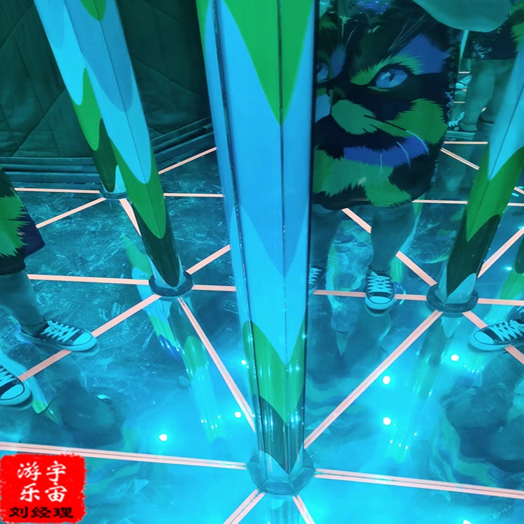 鼎藝游樂熱門游樂項目，鏡子迷宮，可根據(jù)客戶需要定制