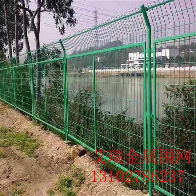 河道安全圍網(wǎng)-池塘防護(hù)隔離網(wǎng)-水庫(kù)隔離護(hù)欄網(wǎng)