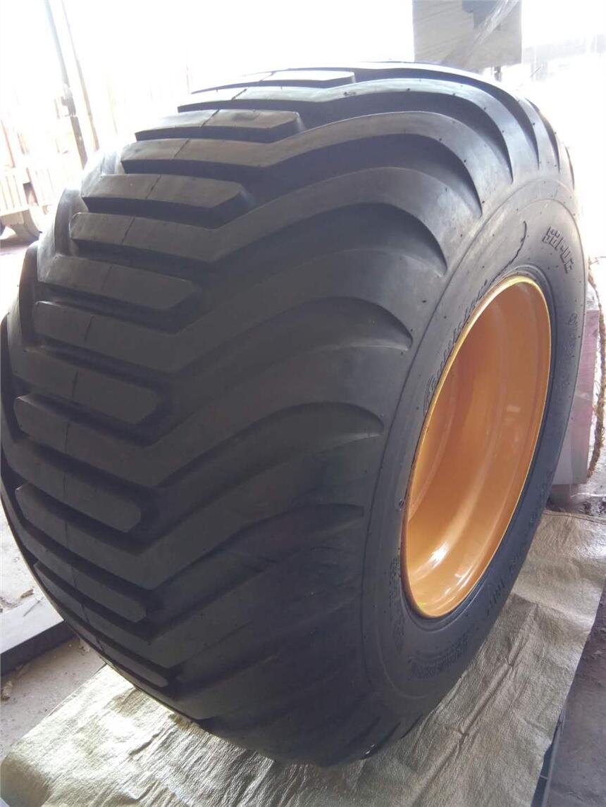 8輪大型犁地機(jī)人字草地機(jī)輪胎鋼絲胎710/40-22.5