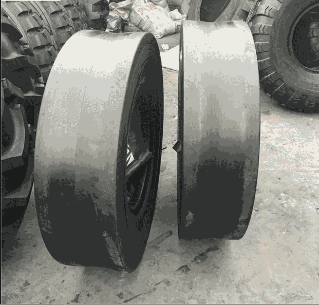 山東光面輪胎750-16路面機(jī)械煤礦輪胎質(zhì)保一年