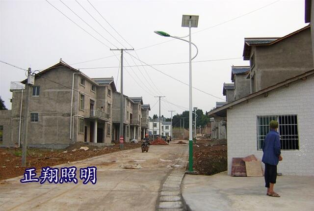 農(nóng)村太陽(yáng)能路燈實(shí)際的應(yīng)用安裝風(fēng)格