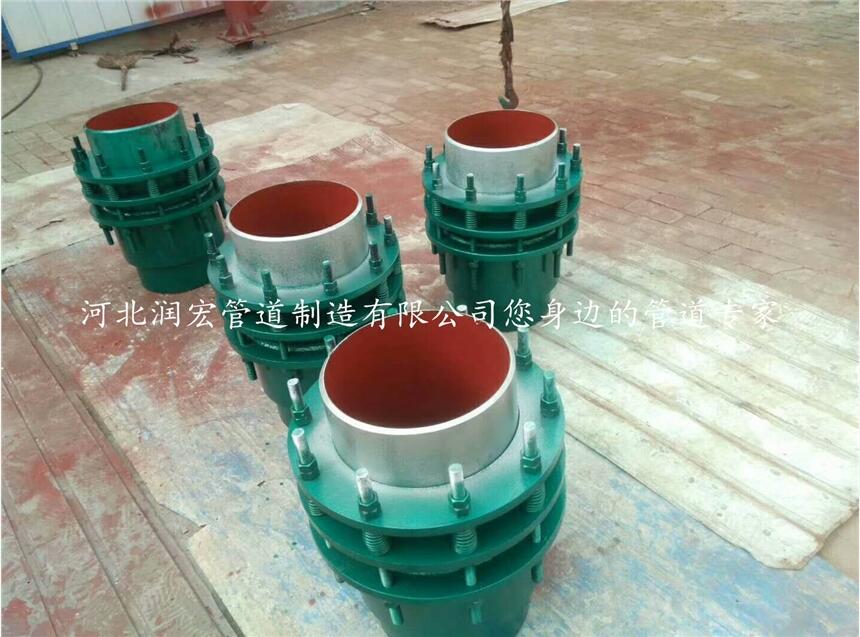 供應DN1200MM自密封碳鋼旋轉(zhuǎn)補償器安裝方便