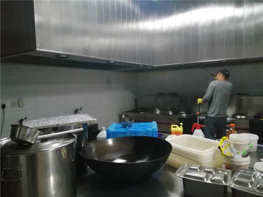 沽源縣大型廚房煙道清洗！性價(jià)比高