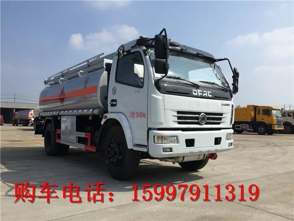 重汽豪沃油罐車(chē)生產(chǎn)廠家