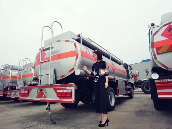 江淮國(guó)五7噸加油車東風(fēng)加油車