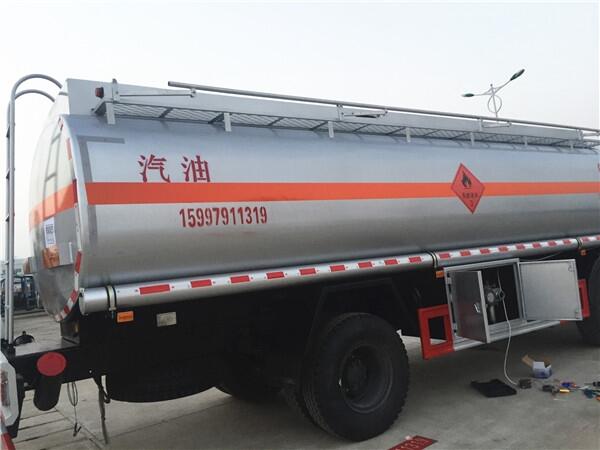 國(guó)五10噸流動(dòng)加油車柳汽江淮油罐車