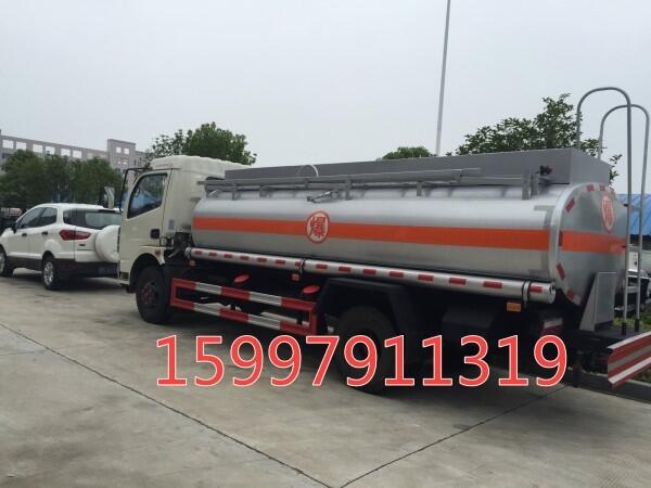 東風(fēng)天錦小三軸油罐車楚勝油罐車