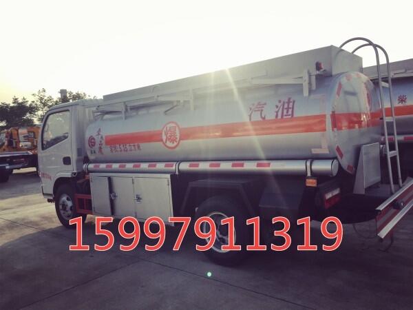 東風(fēng)小三軸油罐車單橋油罐車