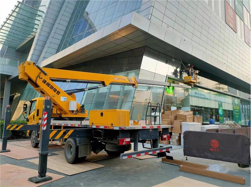 廣州出租高空作業(yè)車一臺班多少錢？
