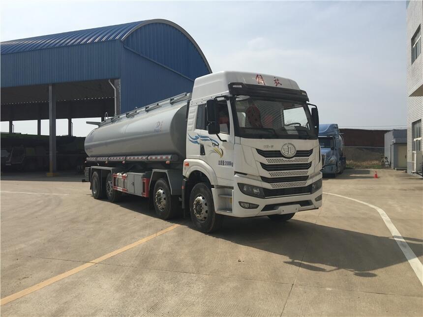 解放25.2立方前四后六18噸普貨罐式運(yùn)輸車 供液車多少錢(qián)