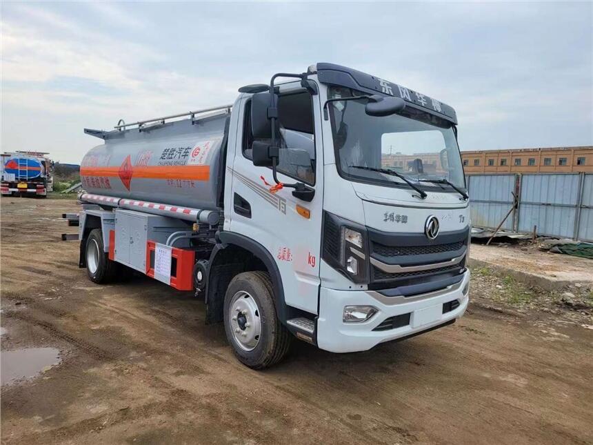 上好戶(hù)的8噸油罐車(chē)加油車(chē)2022年河北邢臺(tái)戶(hù)手續(xù)齊全