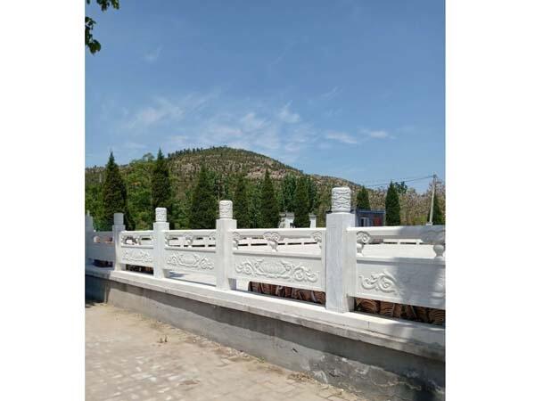 嘉祥漢鼎供應(yīng)石雕欄桿、欄板 規(guī)格齊全 價(jià)格優(yōu)惠