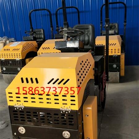 型號(hào)齊全的座駕壓路機(jī)液壓震動(dòng)壓土機(jī)工程好幫手