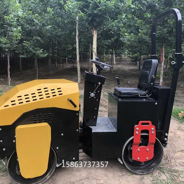 全液壓震動壓路機回填土壓土機實力廠家