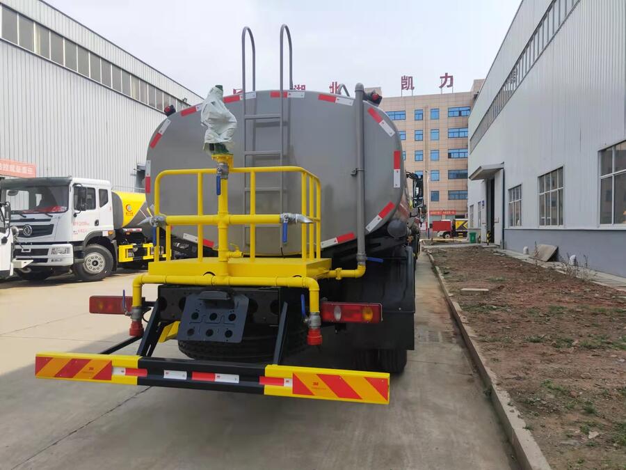 東風(fēng)華神后雙橋20方灑水車市場(chǎng)價(jià)格
