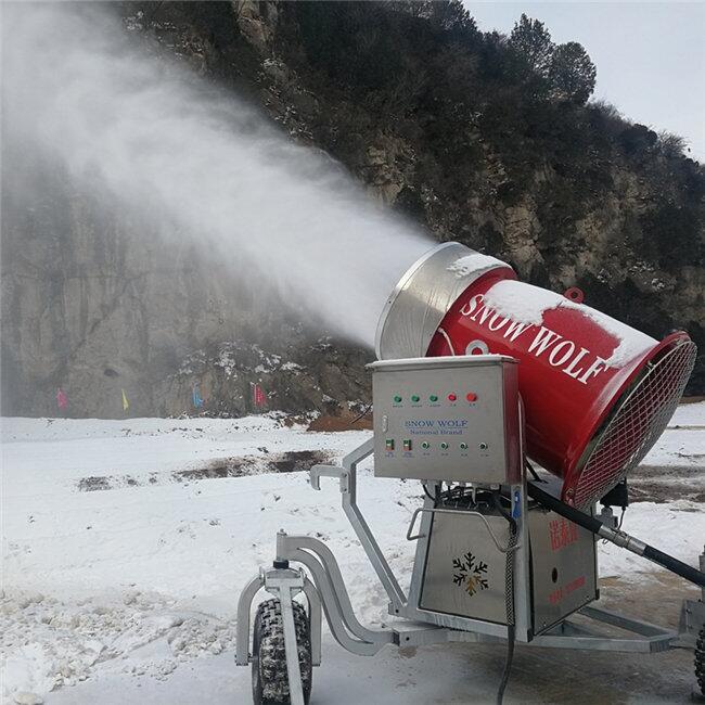 天降雪與人工造雪機(jī)造雪區(qū)別 諾泰克廠家生產(chǎn)造雪機(jī)多錢一臺