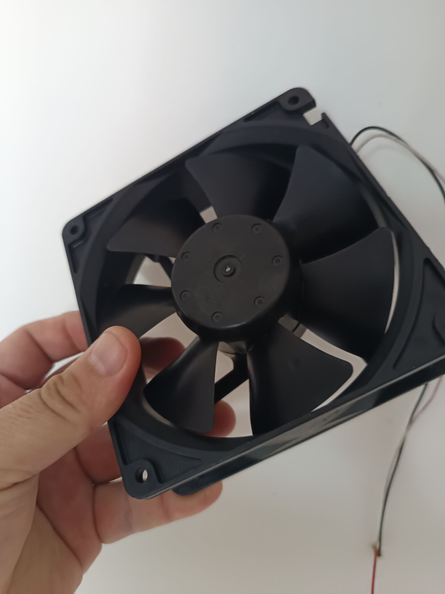 6CM 6038 48V 0.41A PWM大風(fēng)量服務(wù)器風(fēng)扇THB0648BE