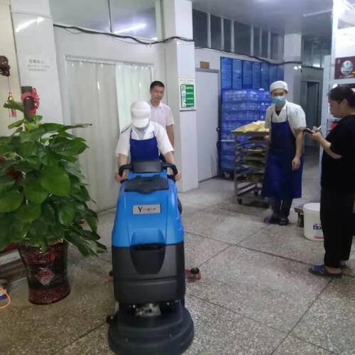 高性價比的南寧手推式洗地機(jī)推薦