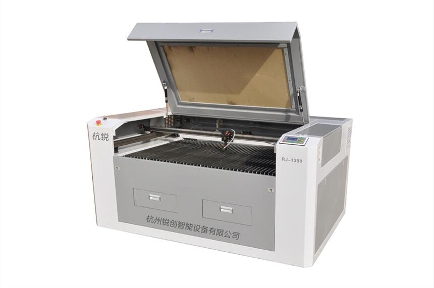 全自動激光雕刻機(jī)