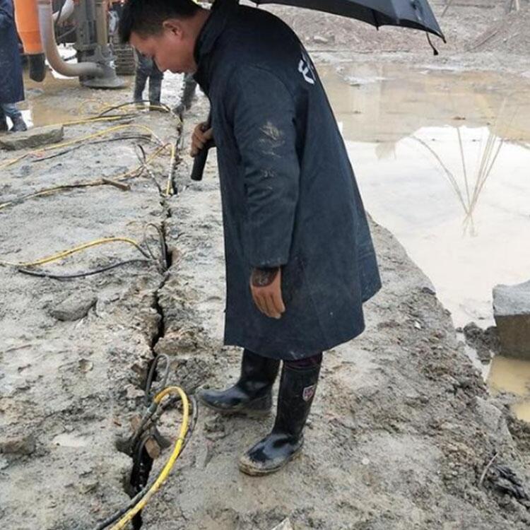 揚州市小型便攜液壓分裂機本廠專售