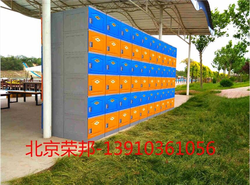 廠家直銷(xiāo)蘇州市水上樂(lè)園全塑更衣柜