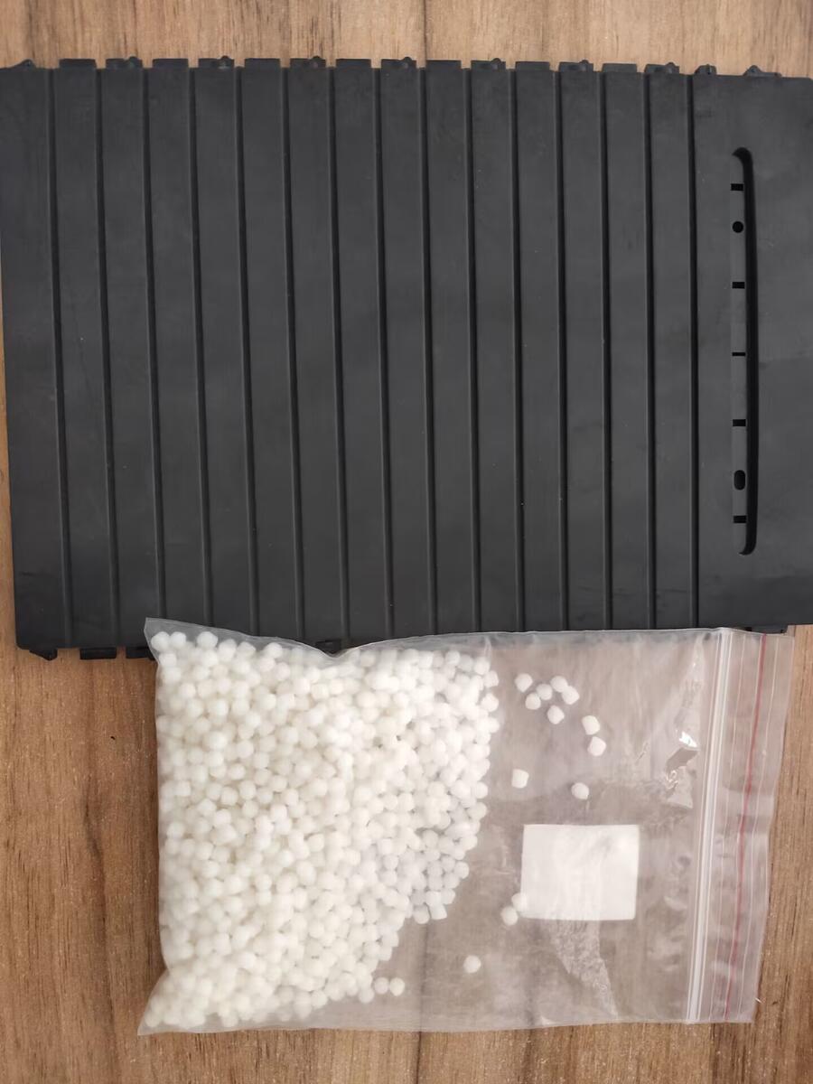供應(yīng)汽車(chē)杯托蓋板卷簾用熱塑性彈性體TPE原料