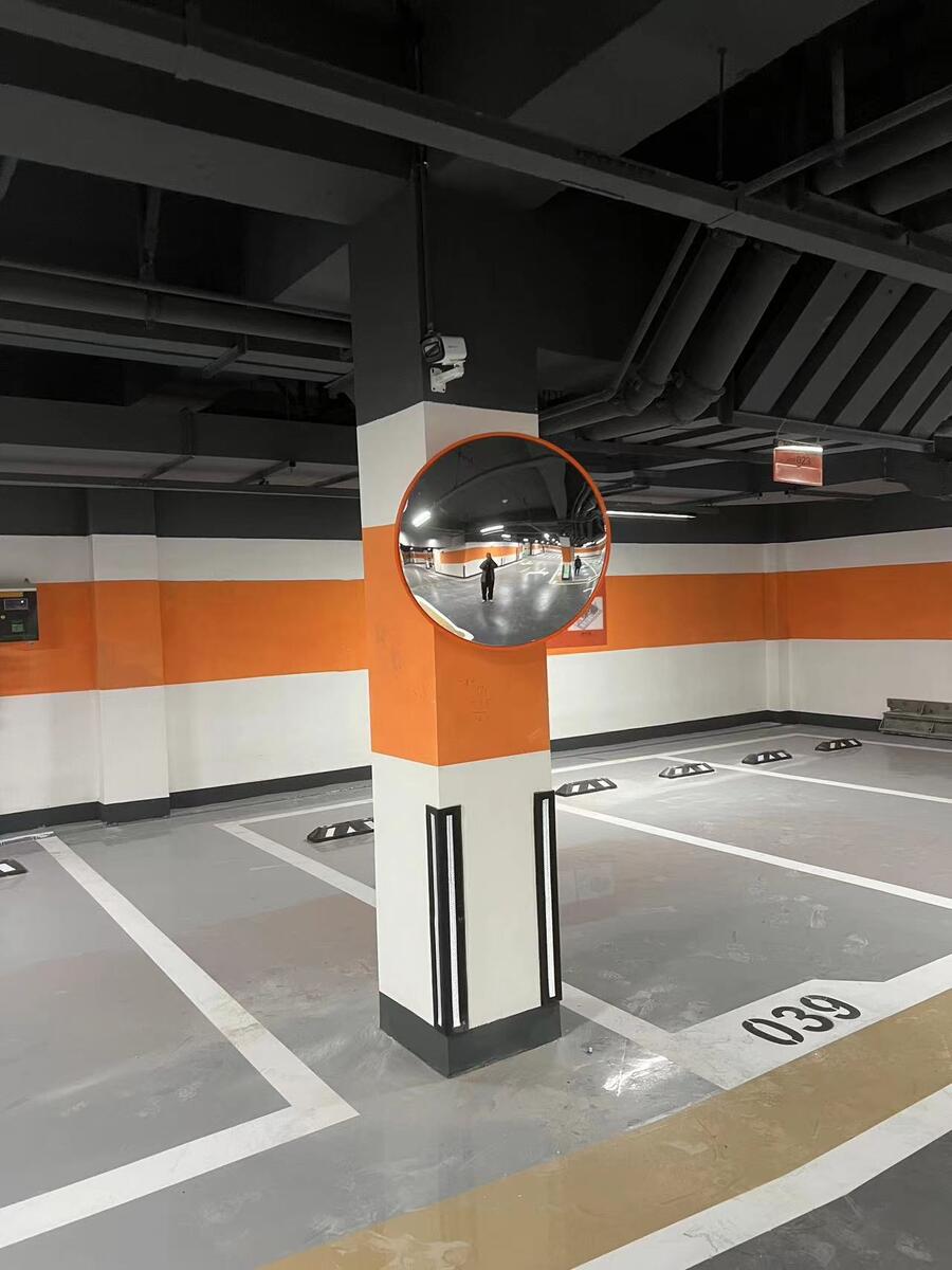 南京達(dá)尊交通工程公司地下車庫劃線