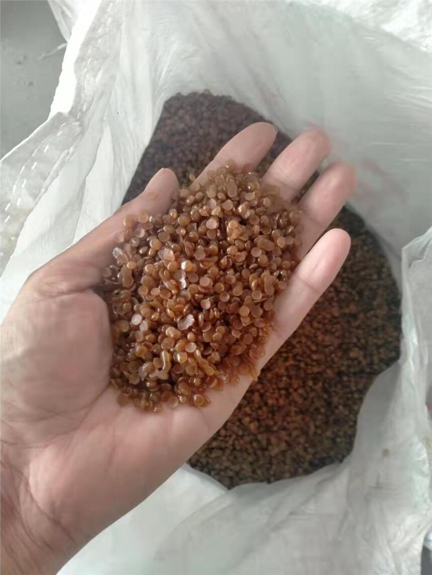 工業(yè)小顆粒膠，骨膠，直徑3毫米左右，膠合板，砂布制品原材料