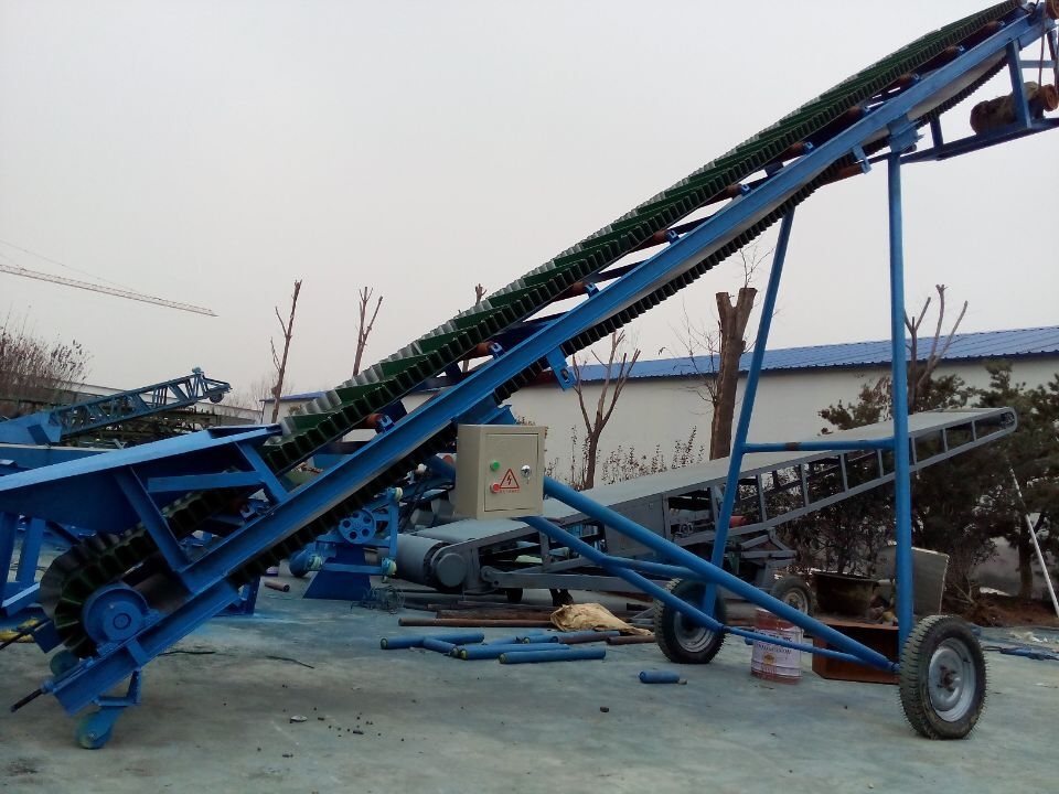 移動(dòng)擋邊輸送機(jī)批量加工 建筑專用輸送機(jī)