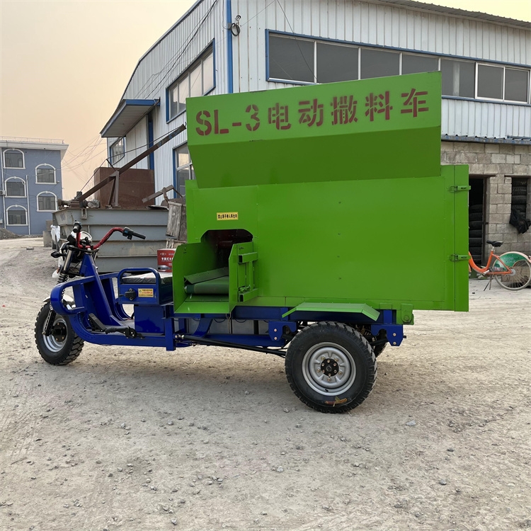 天津津南區(qū)牛羊喂料車省工飼養(yǎng)
