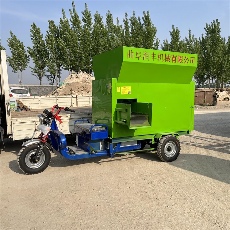 江蘇泰州市三輪撒料車大動力