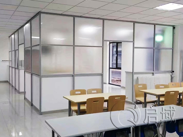 鋁型材玻璃隔斷 工廠車間區(qū)域隔斷鋁型材設計加工