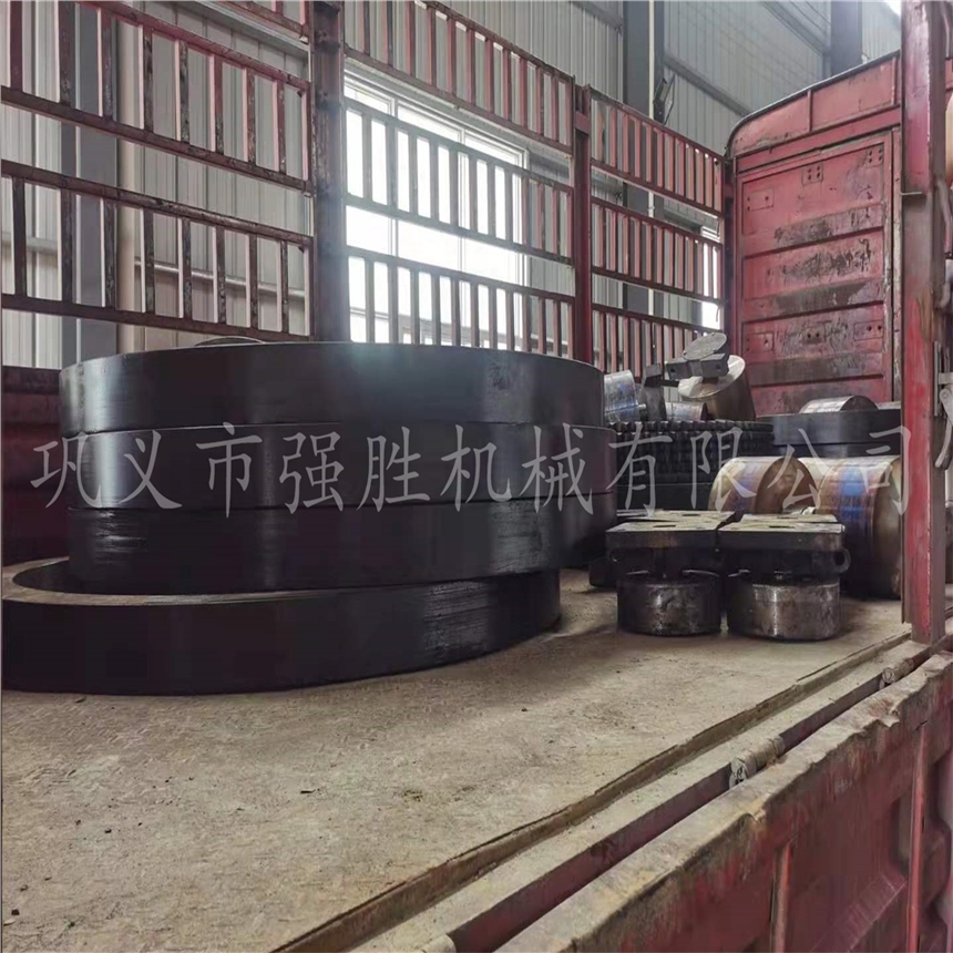 定做回轉(zhuǎn)窯輪帶（滾圈）規(guī)格齊全 供應回轉(zhuǎn)窯全套耐磨配件