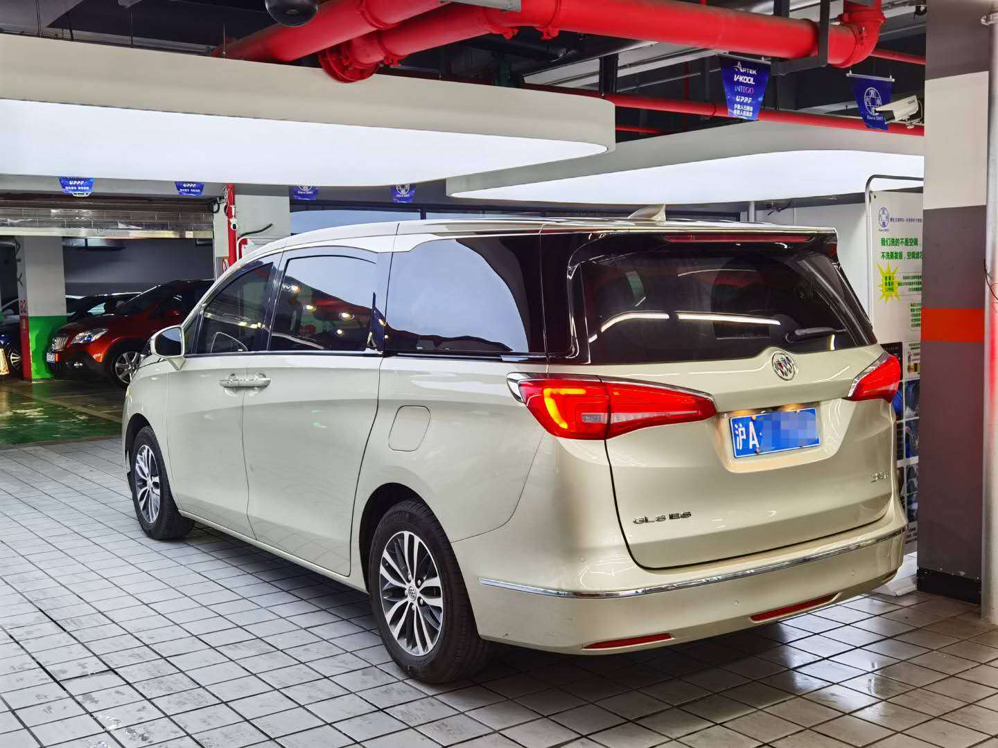 上海租車公司 出租7座別克商務(wù)車 自駕租新款別克GL8包月 別克商務(wù)車租賃機場接送