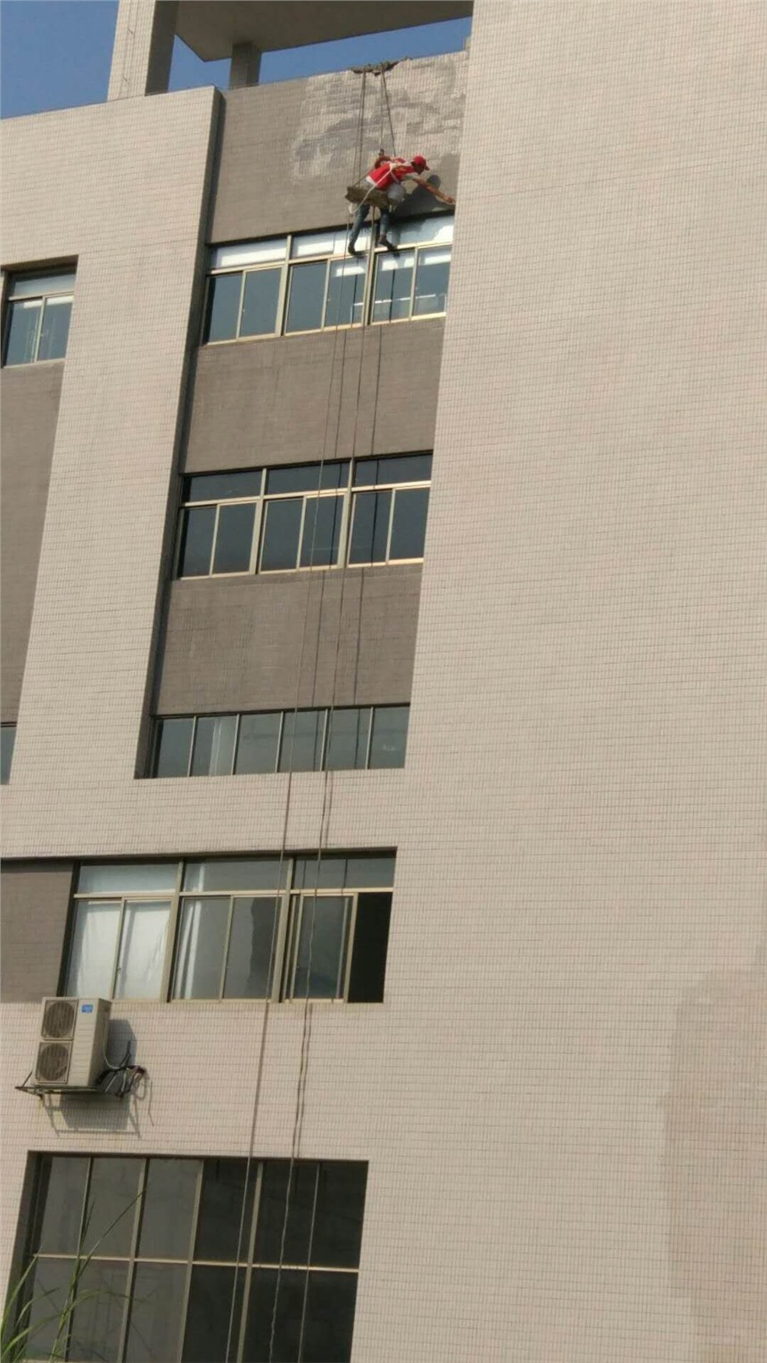東莞外墻補漏哪家便宜|東莞外墻補漏哪家專業(yè)|東莞外墻補漏哪家好？