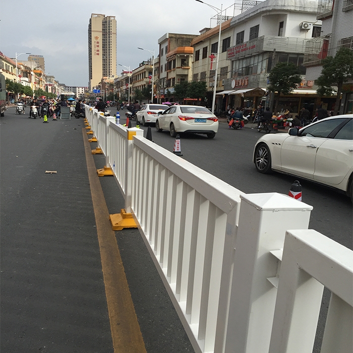揭陽市政道路深標(biāo)防撞欄 馬路甲型護欄 深標(biāo)三護欄單價