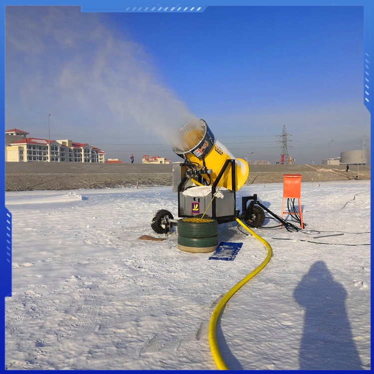 冬季滑雪場景區(qū)人工造雪機 冰雪樂園造雪機器 高噴射噴雪機