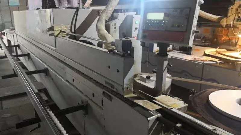 轉(zhuǎn)讓一臺2014年出廠德國豪邁782全自動(dòng)封邊機(jī)