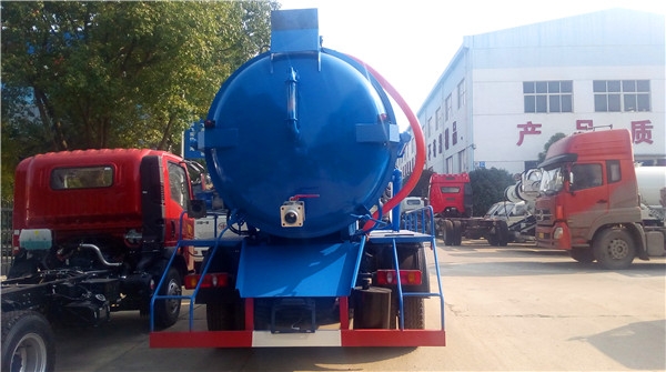 海南三亞5噸吸糞車規(guī)格型號