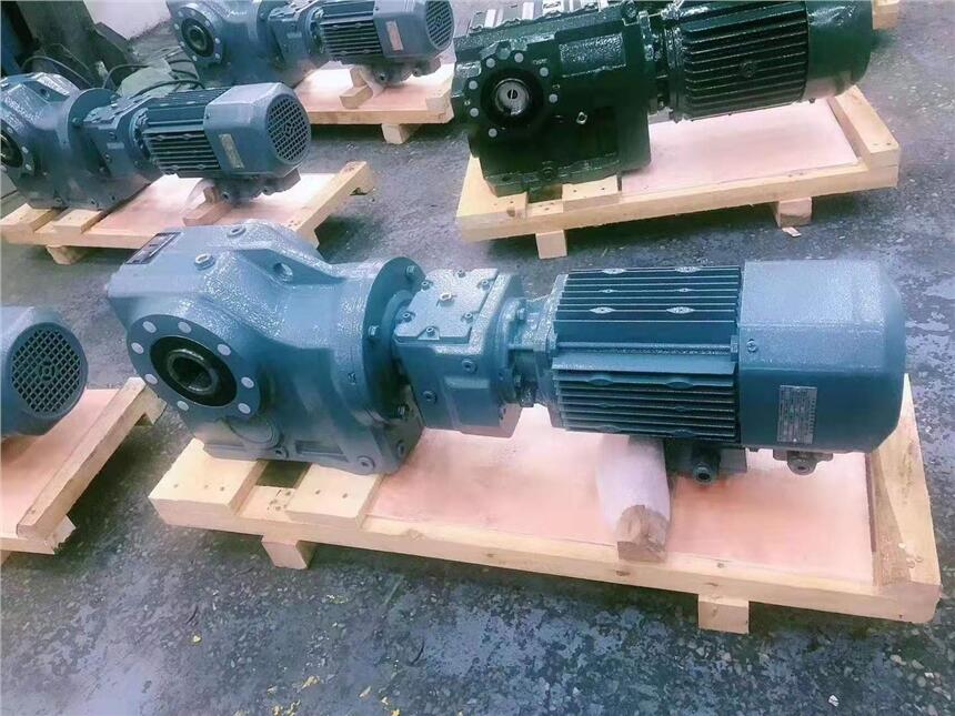 FAT37DT80K4平行軸減速機KAB67DRS80M4齒輪減速機