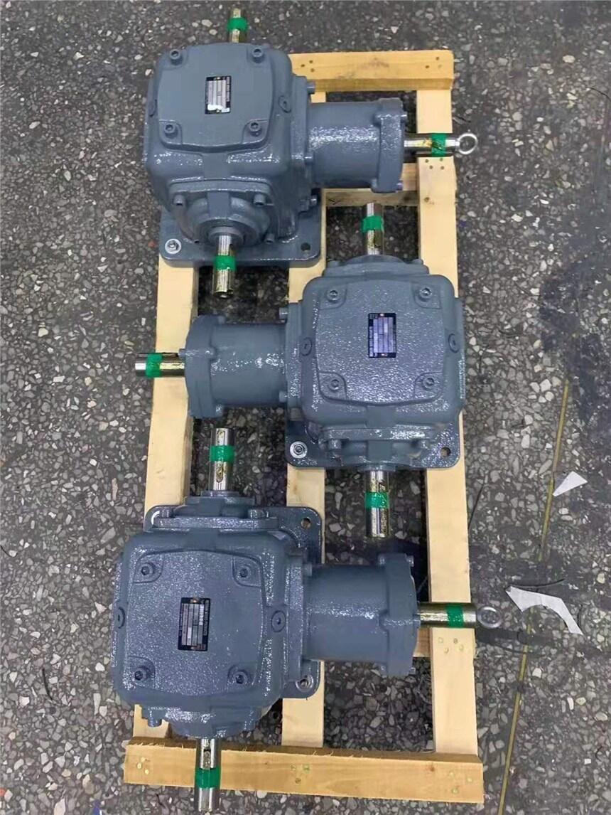 FAT77R37DRE90M4硬齒面減速器KAB107R77DRE90L4傘齒減速機