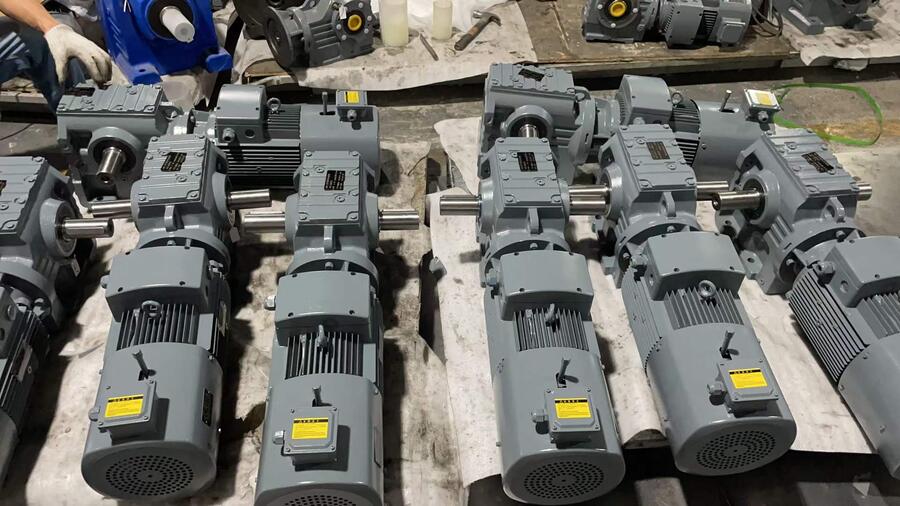 XLY37-11-71直角減速機(jī)KAF87-YEJ11KW-24.92M1A-90