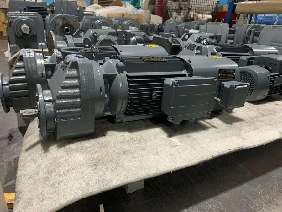 P2LC20齒輪減速機(jī)M3PST90廣陽