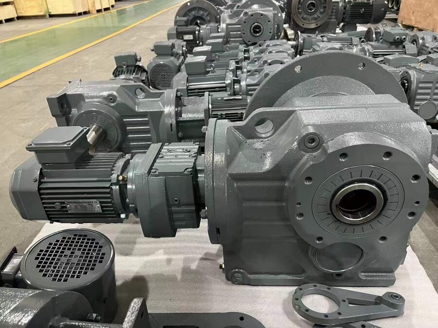 FA107DRS180L4硬齒面減速箱WPDS70-40-B-0.75KW