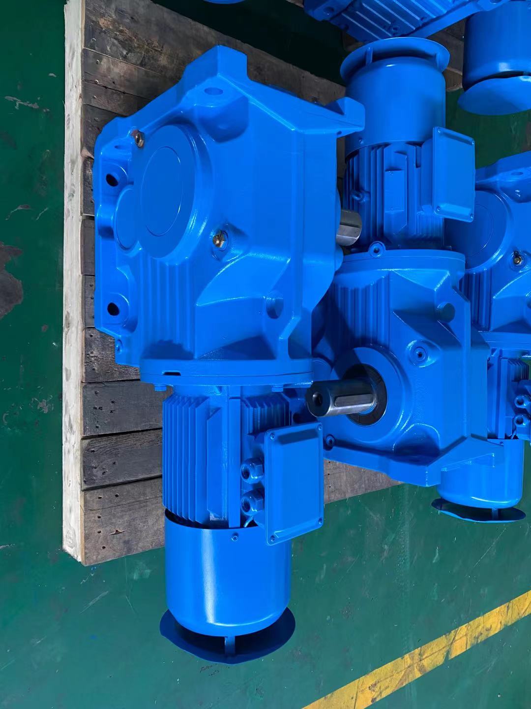 R107R77DRS90L4制動(dòng)減速機(jī)PEC120