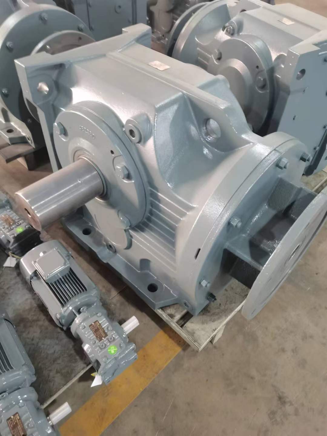 SA57-Y0.37-139.47M1齒輪減速器YCJ180