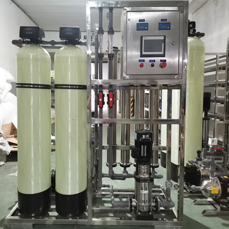 上海黃浦區(qū)EDI超純水機(jī)輝月化工用水處理一體化凈水機(jī)